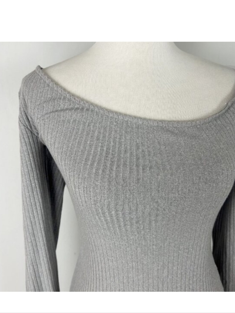 LOVERS + FRIENDS X REVOLVE Gray Ribbed Knit Off Shoulder Long Sleeve Dress Small - Picture 3 of 5
